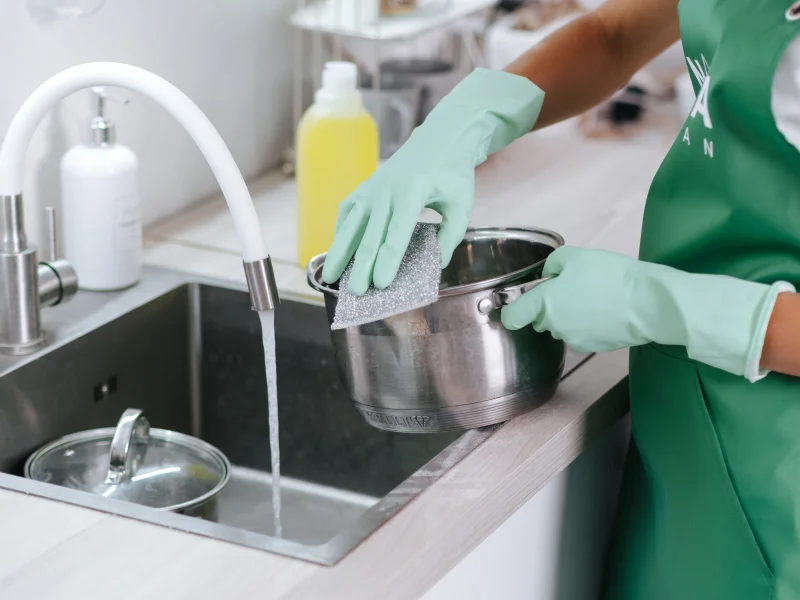 Химчистка мягкой мебели с выездом на дом в Краснодаре